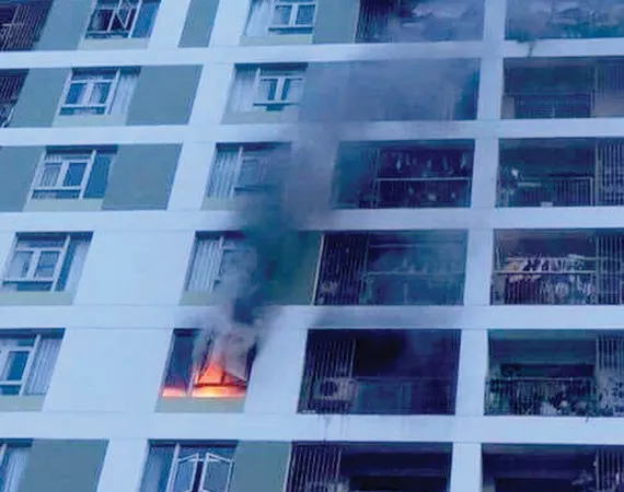 Lửa phát ra tại một căn hộ ở tầng 8 của block A chung cư