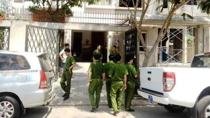 Công an phong toả khám nghiệm 1 vụ trộm trước đó. Ảnh: CHÍ THẠCH