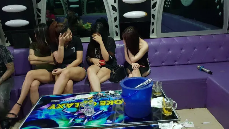 Nhiều dân chơi có dấu hiệu nghi phê ma tuý. Ảnh: ĐAN NGUYÊN