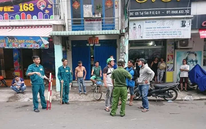 Công an có mặt ở hiện trường. 