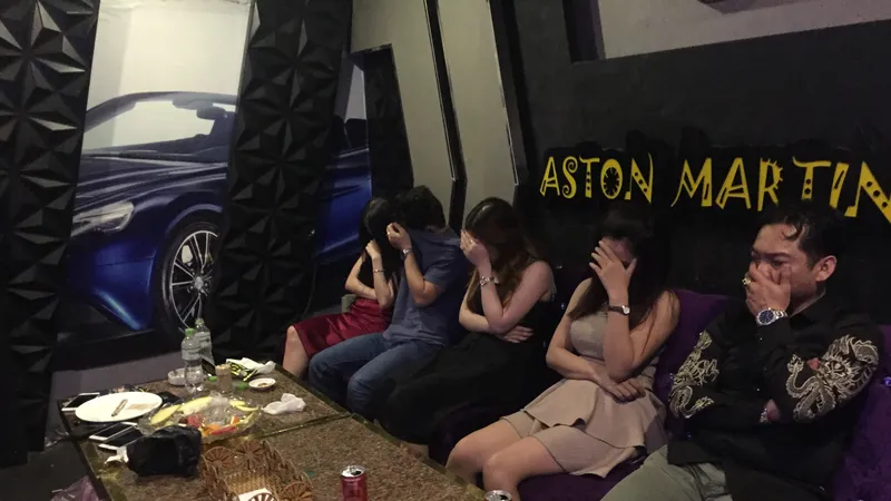 Nhóm khách nghi phê ma túy tại quán karaoke Sinh Đôi Venus