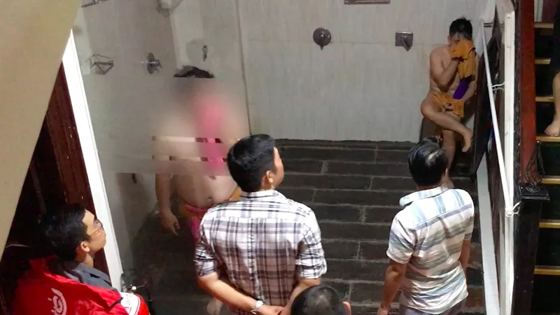 Công an kiểm tra hành chính Spa Soi9
