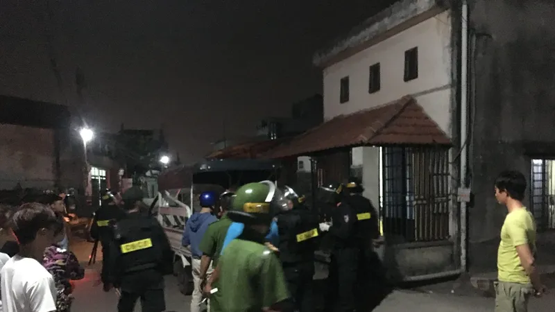 Lực lượng công an tại hiện trường.