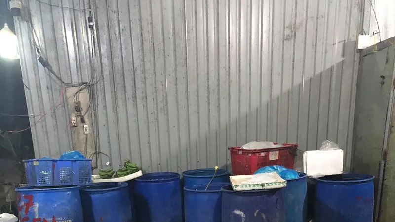 Hiện trường lúc công an ập vào kiểm tra