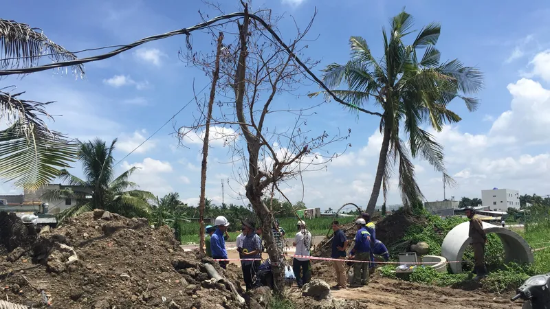 Công an khám nghiệm hiện trường. Ảnh: C.T