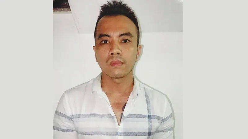 Rin tại cơ quan công an.