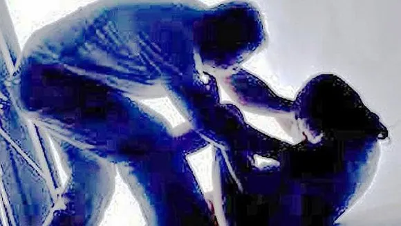 Thanh niên dụ dỗ, khống chế bé gái 13 tuổi làm "chuyện người lớn"