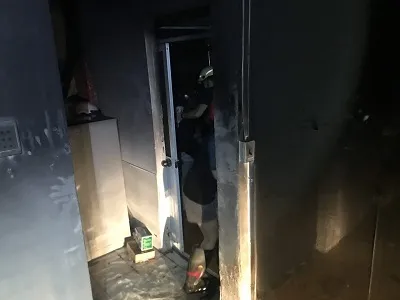 Lực lượng chữa cháy tìm kiếm nạn nhân 