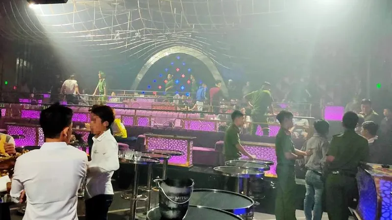 Kiểm tra quán bar, karaoke Romance phát hiện nhiều đối tượng sử dụng ma tuý.