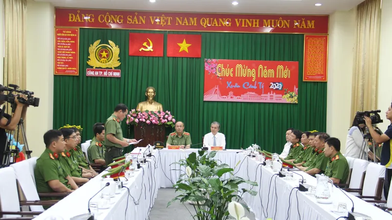 Quang cảnh buổi khen thưởng