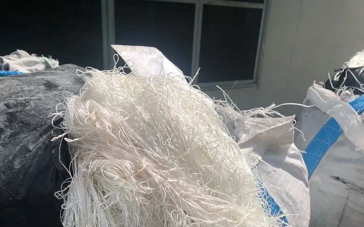 Bắt nhóm công nhân dùng xe tải trộm 14 tấn hàng của doanh nghiệp