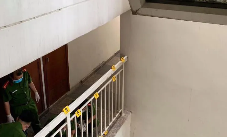 Công an khám nghiệm hiện trường