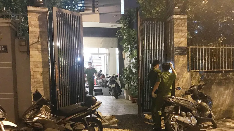Công an khám nghiệm hiện trường