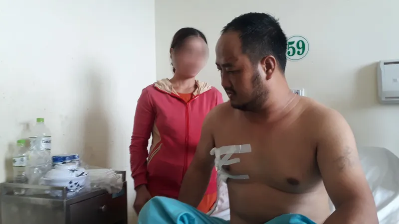 Nạn nhân với thương tích trên người. Ảnh: VŨ PHONG
