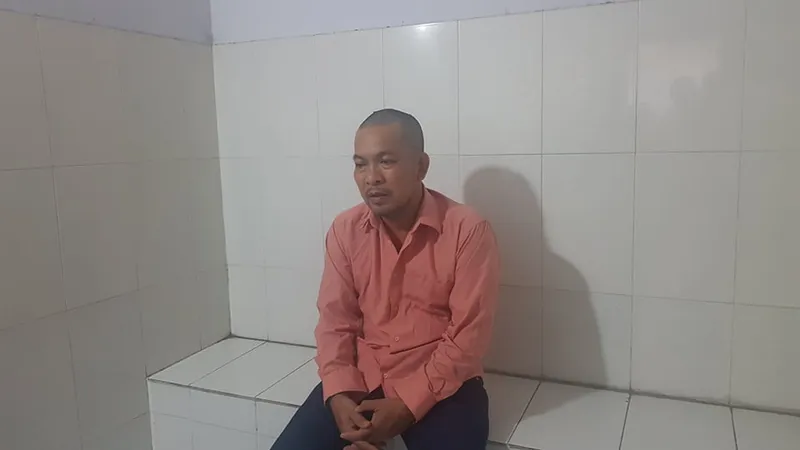 Đăng tại cơ quan công an. Ảnh: CHÍ THẠCH 