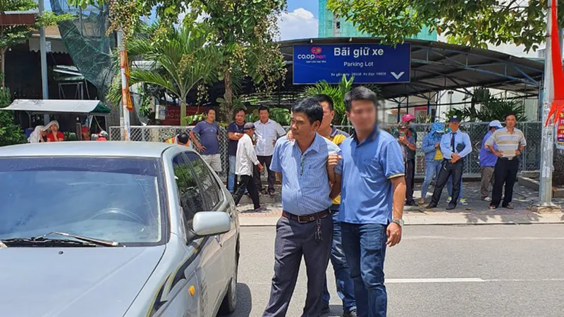 Lý lúc bị công an bắt quả tang 