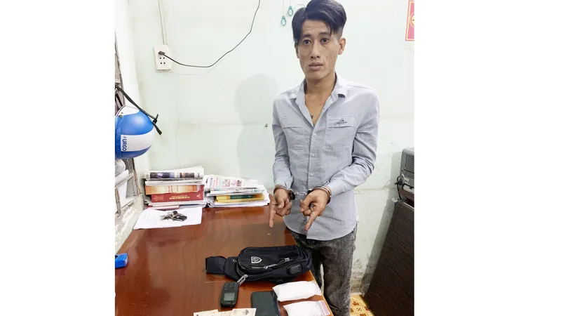 Hồng cùng tang vật lúc bị bắt