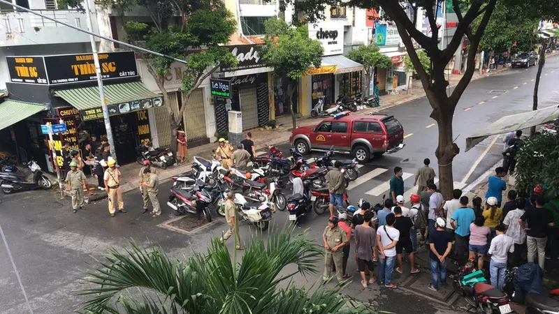 Công an phong toả hiện trường. Ảnh: CHÍ THẠCH 