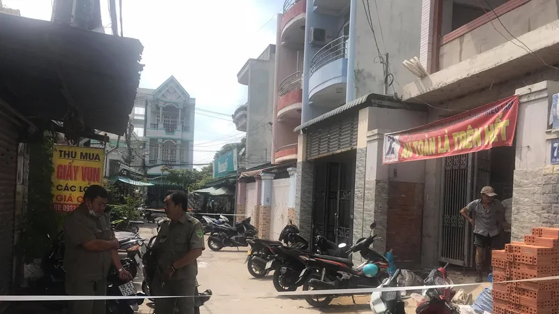 Lực lượng chức năng phong toả hiện trường 