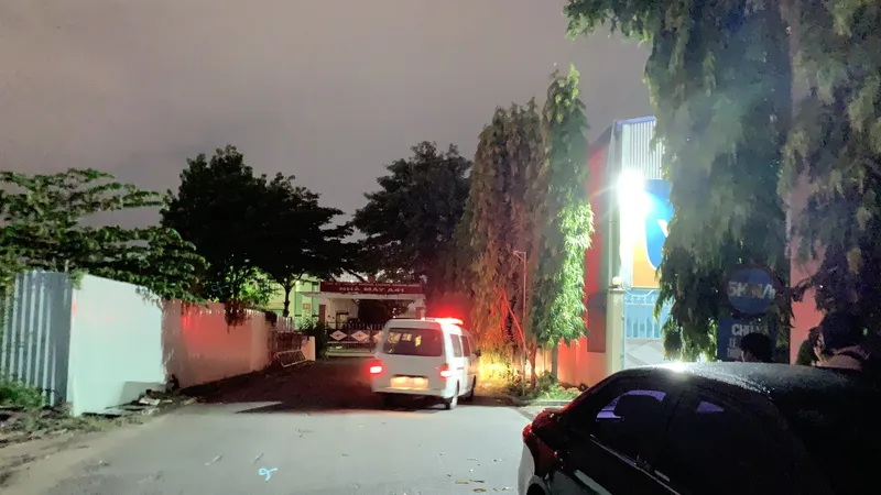 Công an có mặt ở hiện trường. Ảnh: CHÍ THẠCH 