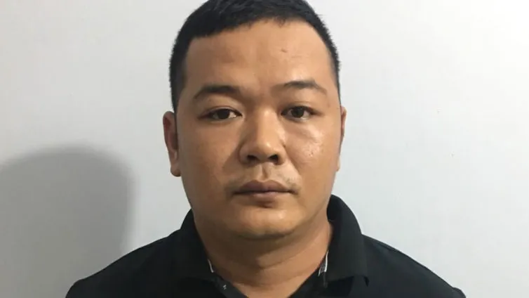 Trung "Bé Ba" tại cơ quan công an