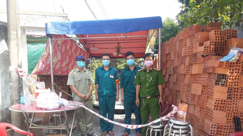 Lực lượng chức năng phong toả khu vực có bệnh nhân nhiễm Covid-19 ở quận 9 ngày 29-12