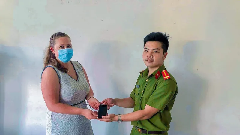 Công an trả lại tài sản cho nữ nhân viên Lãnh sự quán Mỹ 