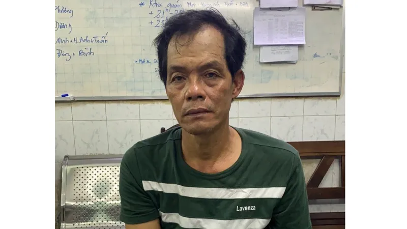 Bắt kẻ chuyên móc túi người dân ở bệnh viện Nhi Đồng 2