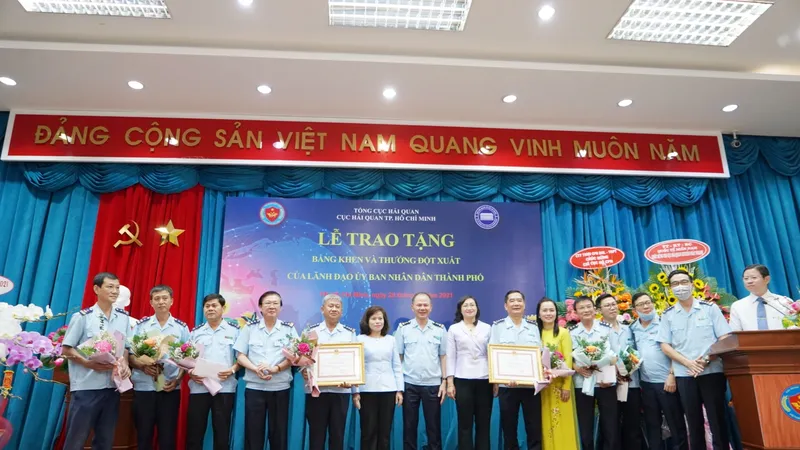 Khen thưởng 2 tập thể lập thành tích xuất sắc trong công tác phòng, chống ma túy