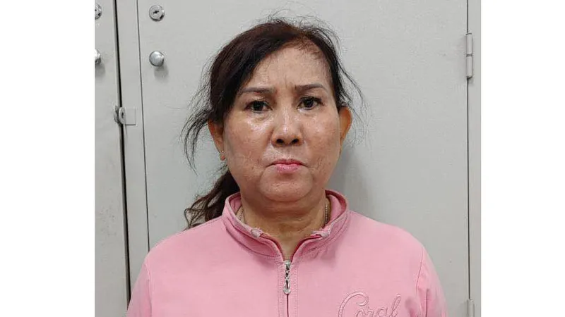  “Nữ quái” mang 5 tiền án, tiền sự trộm viên kim cương gần 100 triệu đồng