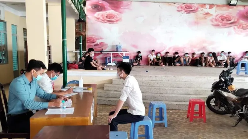 Lực lượng làm việc với các đối tượng