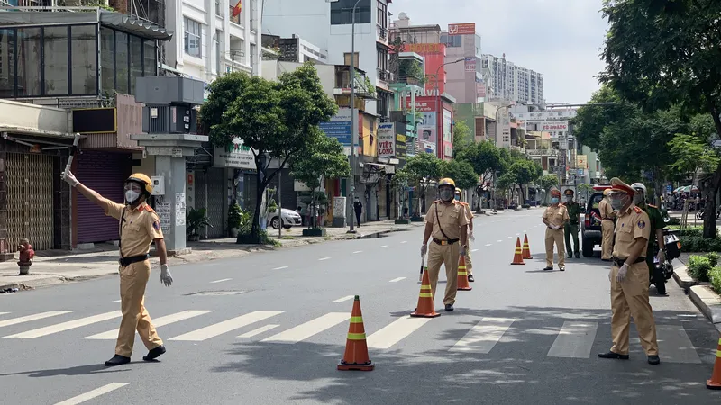 Công an quận 3, đảm bảo giao thông thông thoáng trên các tuyến đường trên địa bàn. Ảnh: CHÍ THẠCH 
