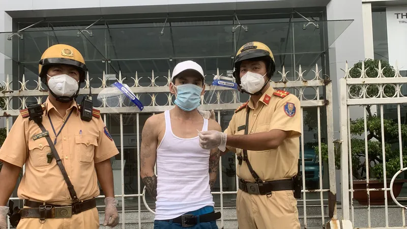 Đối tượng T. cùng tang vật thu giữ
