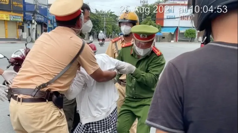Công an TPHCM hỗ trợ đưa người phụ nữ mang thai 37 tuần bị tai nạn tới bệnh viện kịp thời