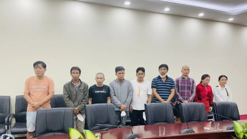 Nhóm đối tượng tại cơ quan công an
