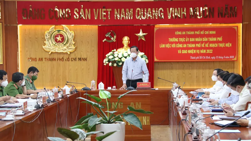 Quang cảnh buổi làm việc