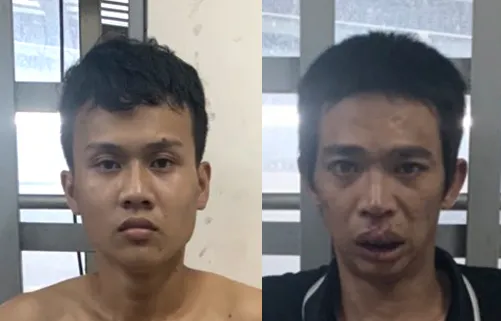 Quý và Điệp (từ trái qua phải) tại công an. Ảnh: C.T
