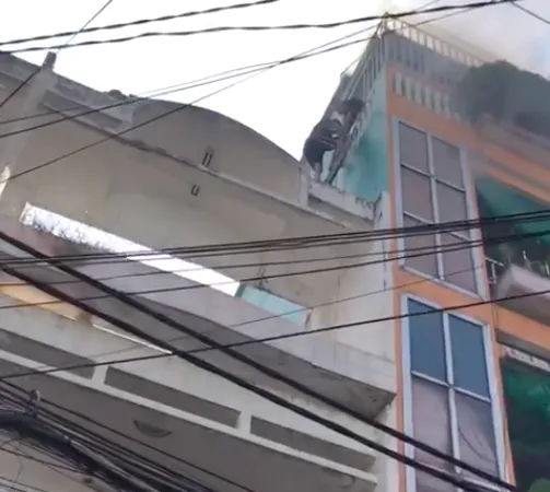 Người dân mắc kẹt được giải cứu
