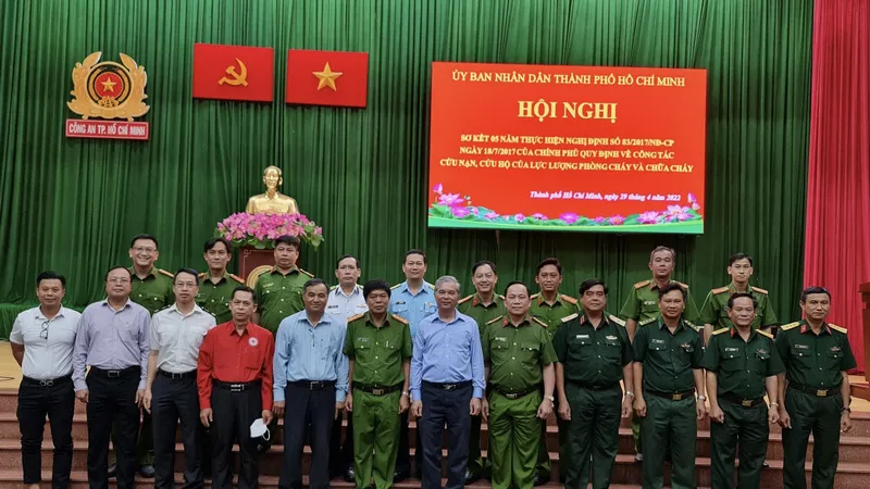 Công an TPHCM sơ kết 5 năm về công tác cứu nạn cứu hộ. Ảnh: CHÍ THẠCH 
