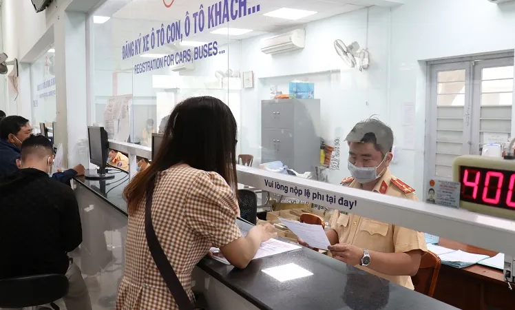 Công an TPHCM giải quyết 12 thủ tục hành chính ngay trong ngày