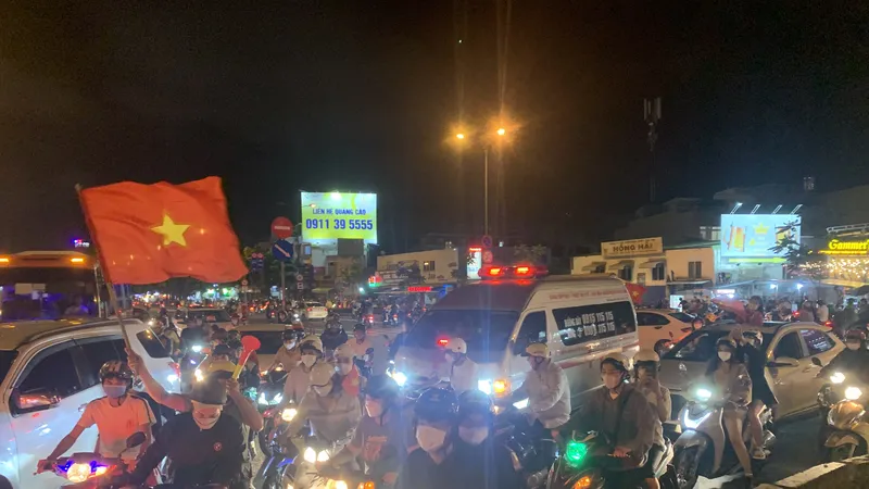 TPHCM: “Đi bão” sau trận chung kết, hơn 100 phương tiện bị tạm giữ
