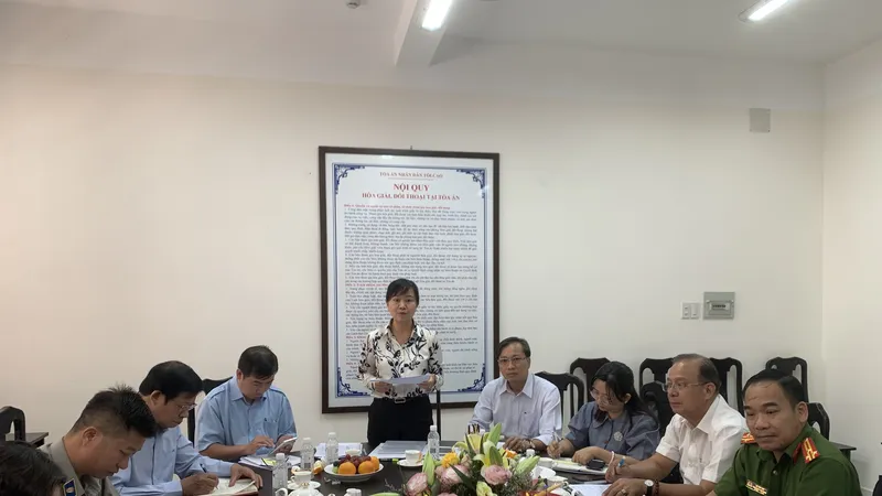 Ban Pháp chế HĐND TPHCM giám sát 4 cơ quan tố tụng ở quận Gò Vấp. Ảnh: CHÍ THẠCH 