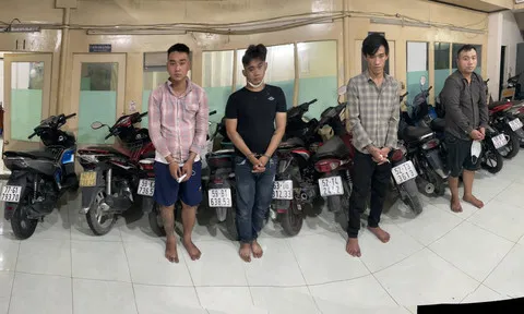 Nhóm đối tượng tại cơ quan công an. Ảnh: CHÍ THẠCH 
