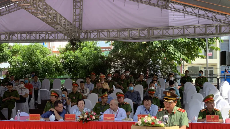 2.300 người tham gia diễn tập chữa cháy ở trung tâm thương mại