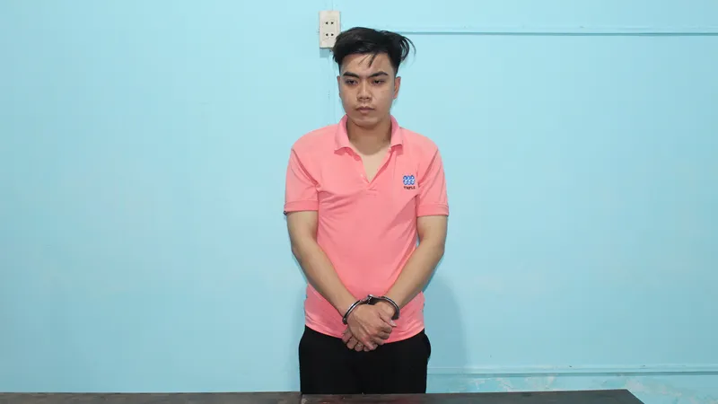 Phan Tấn Đạt tại cơ quan công an 