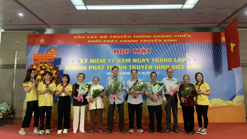 Họp mặt kỷ niệm 77 năm Ngày thành lập Ngành phát thanh truyền hình Việt Nam. Ảnh: CHÍ THẠCH 