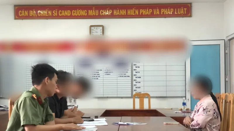 Công an làm việc với người phụ nữ đăng tải tin kêu gọi rút tiền ở SCB