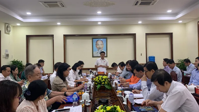 Quang cảnh buổi làm việc. Ảnh: CHÍ THẠCH 