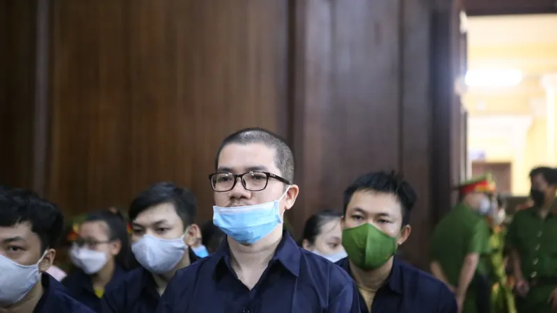 Bị cáo Nguyễn Thái Luyện tại tòa