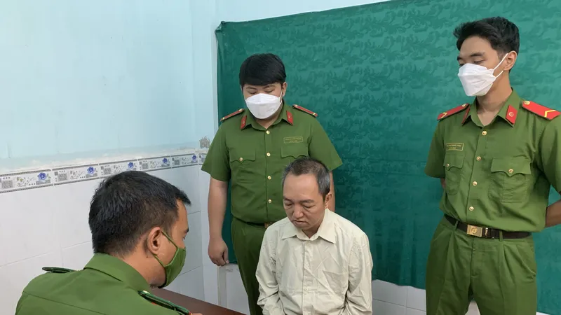 Công an lấy lời khai đối tượng Cường 